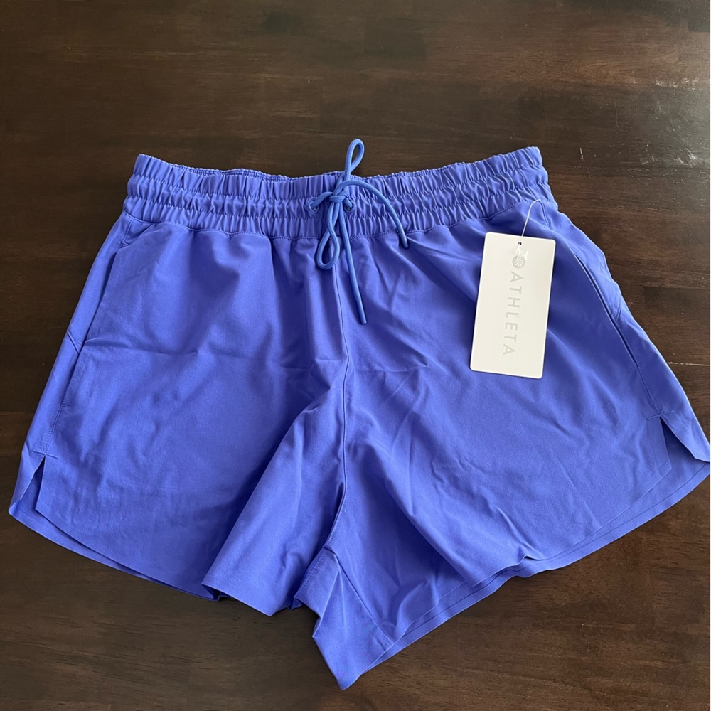 BRAND NEW Athleta Crossroads Shorts Size Small!